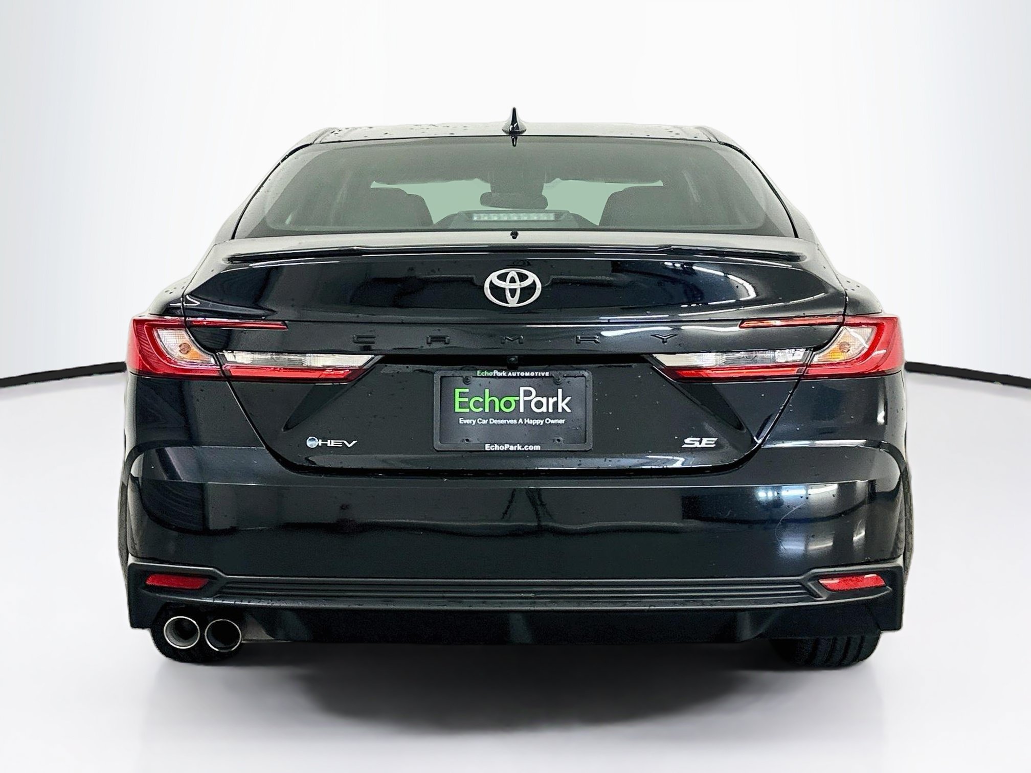 Used 2025 Toyota Camry SE FWD image 7