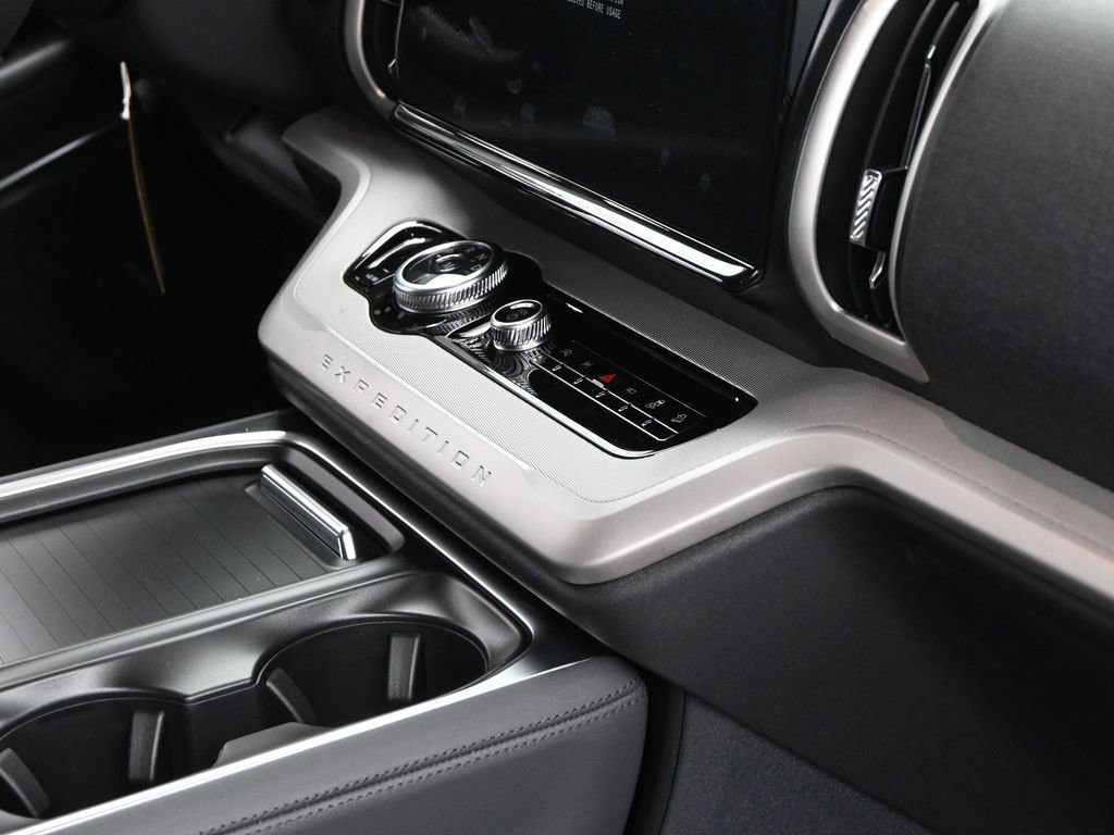 New 2026 Ford Expedition Active image 31