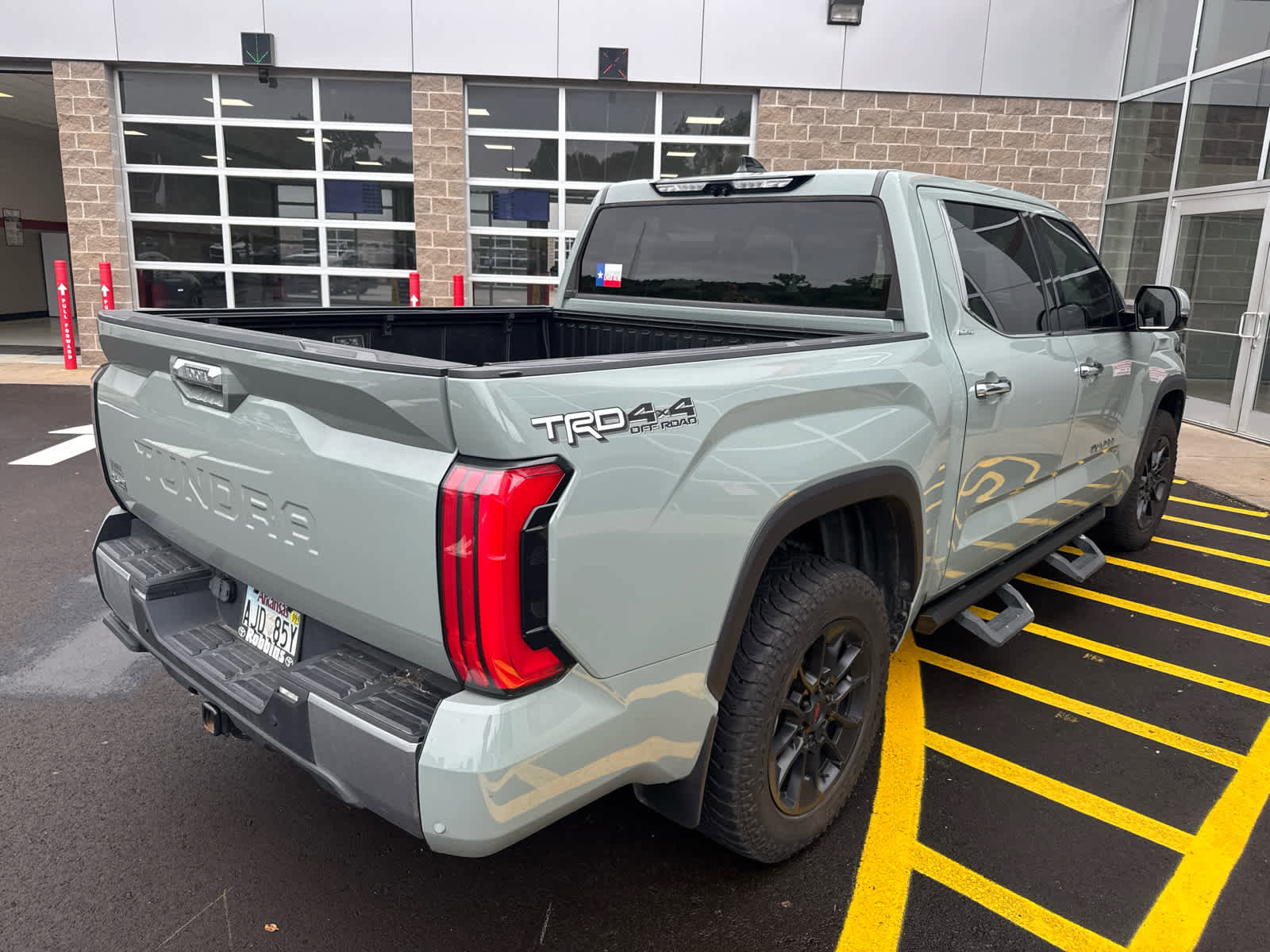 Used 2022 Toyota Tundra Limited w/ TRD Off-Road Package AWD/4WD image 4