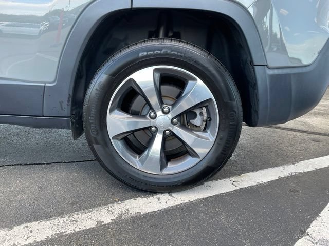 Used 2020 Jeep Cherokee Limited AWD/4WD image 34