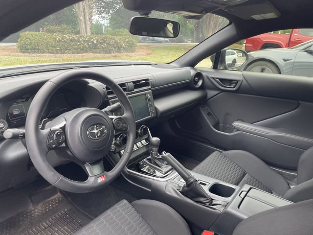 Used 2025 Toyota GR86 w/ Performance Package image 9