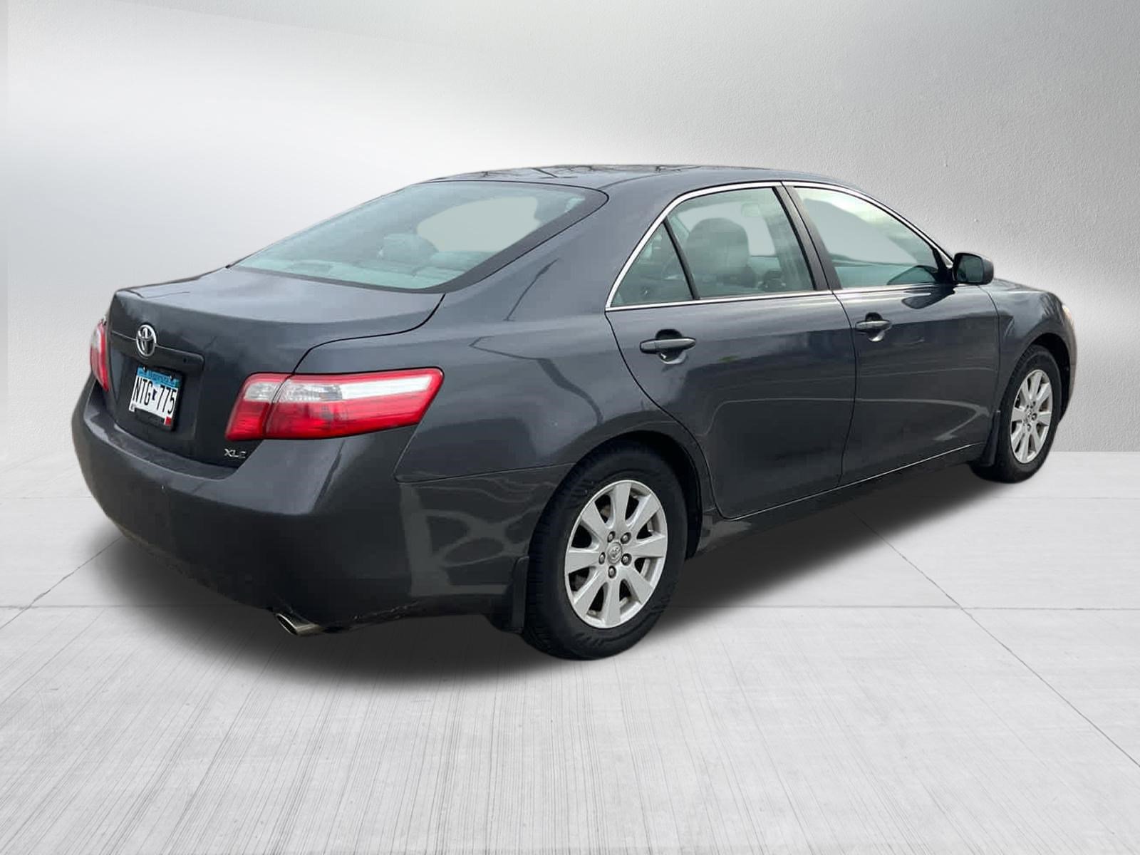 Used 2009 Toyota Camry XLE FWD image 6