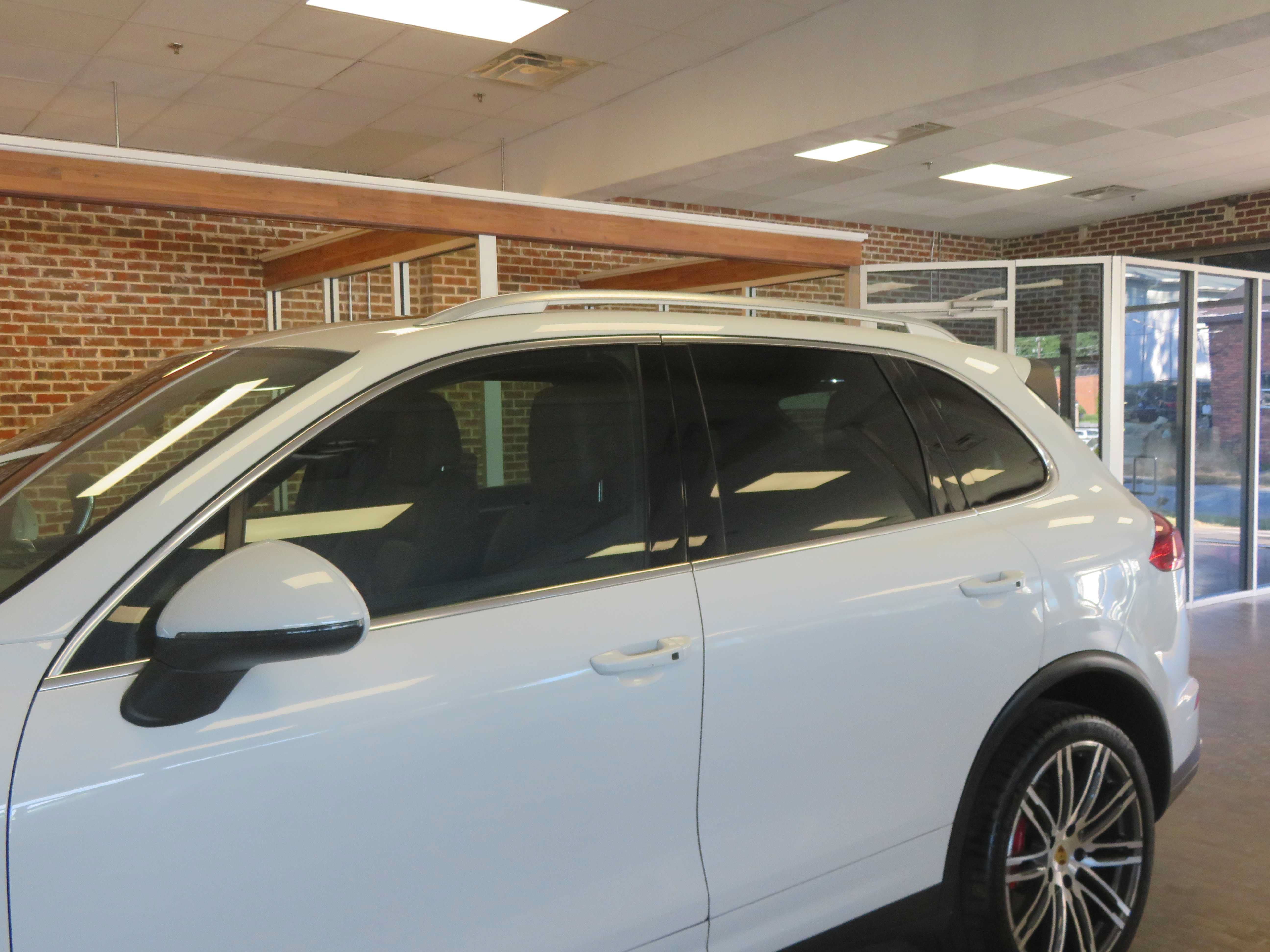 Used 2015 Porsche Cayenne S AWD/4WD image 76