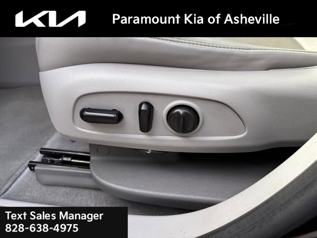 Used 2017 GMC Acadia SLT image 19