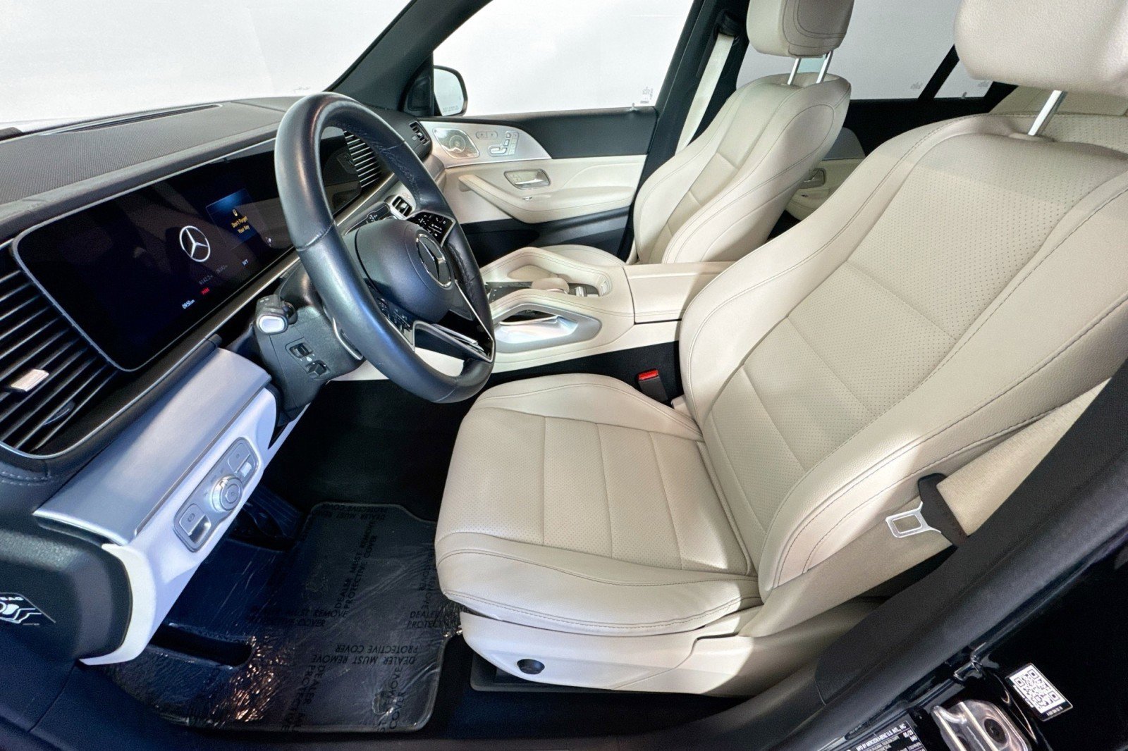 Used 2025 Mercedes-Benz GLS 450 4MATIC image 19