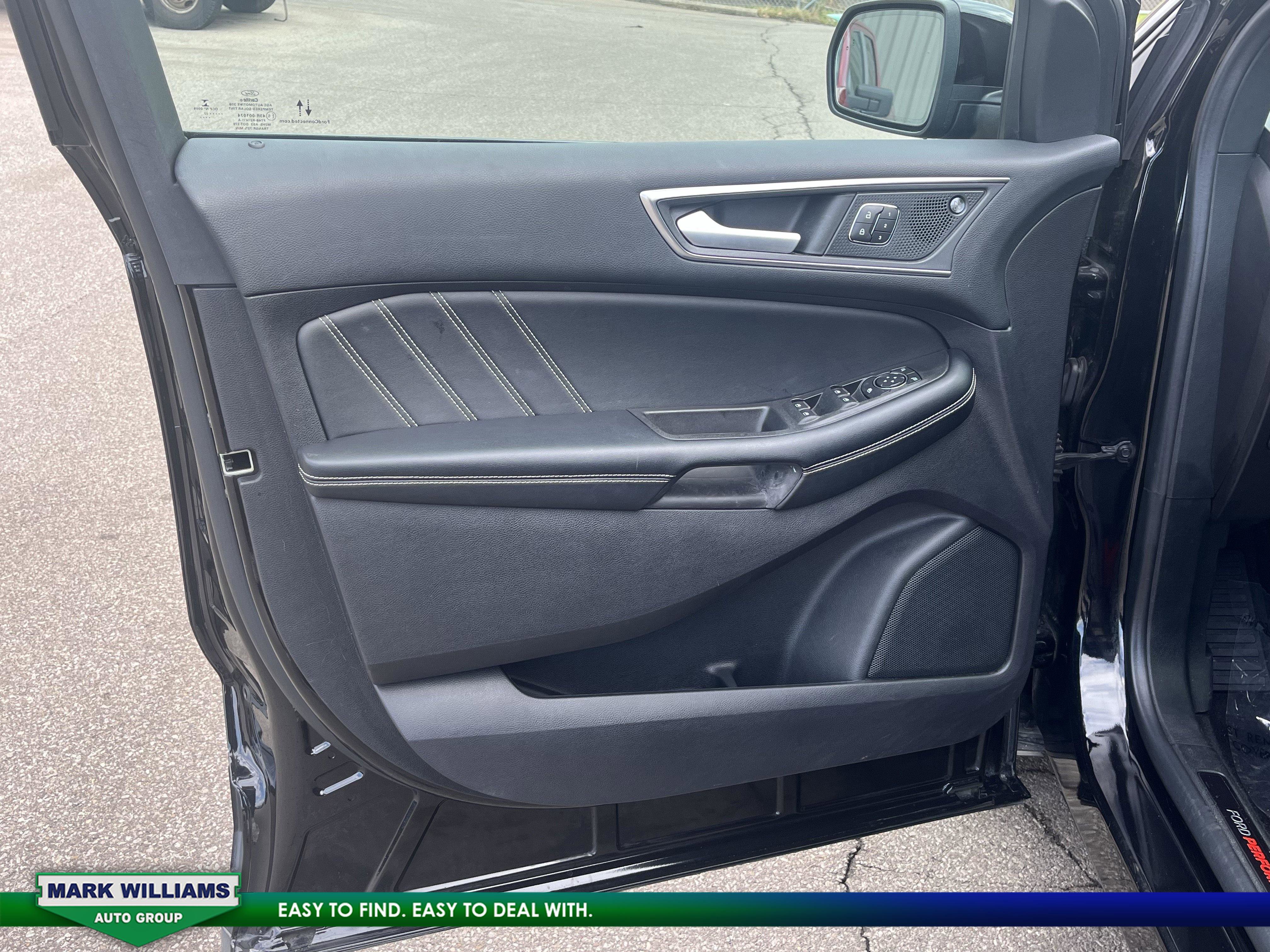 Used 2022 Ford Edge ST w/ Equipment Group 401A image 9