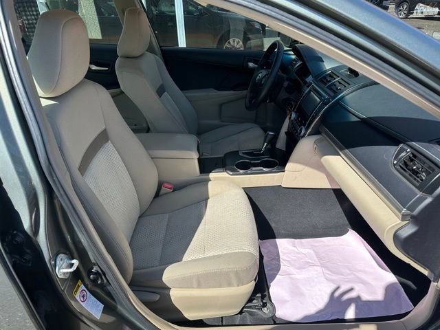 Used 2013 Toyota Camry LE FWD image 11