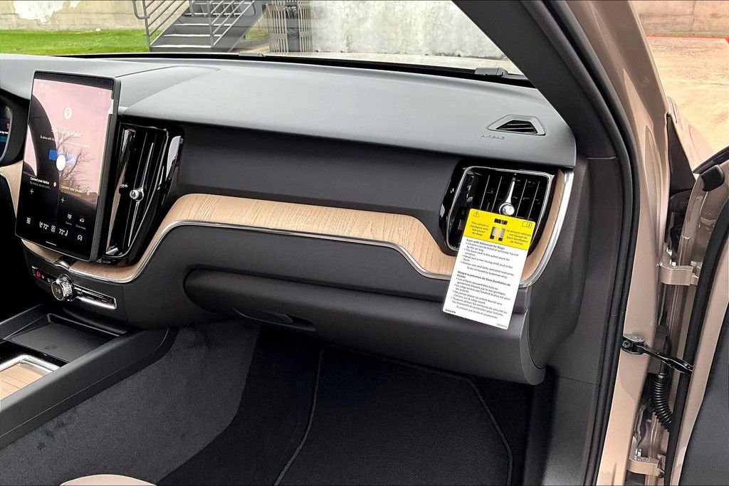 New 2026 Volvo XC60 B5 Plus w/ Protection Package Premier AWD/4WD image 18