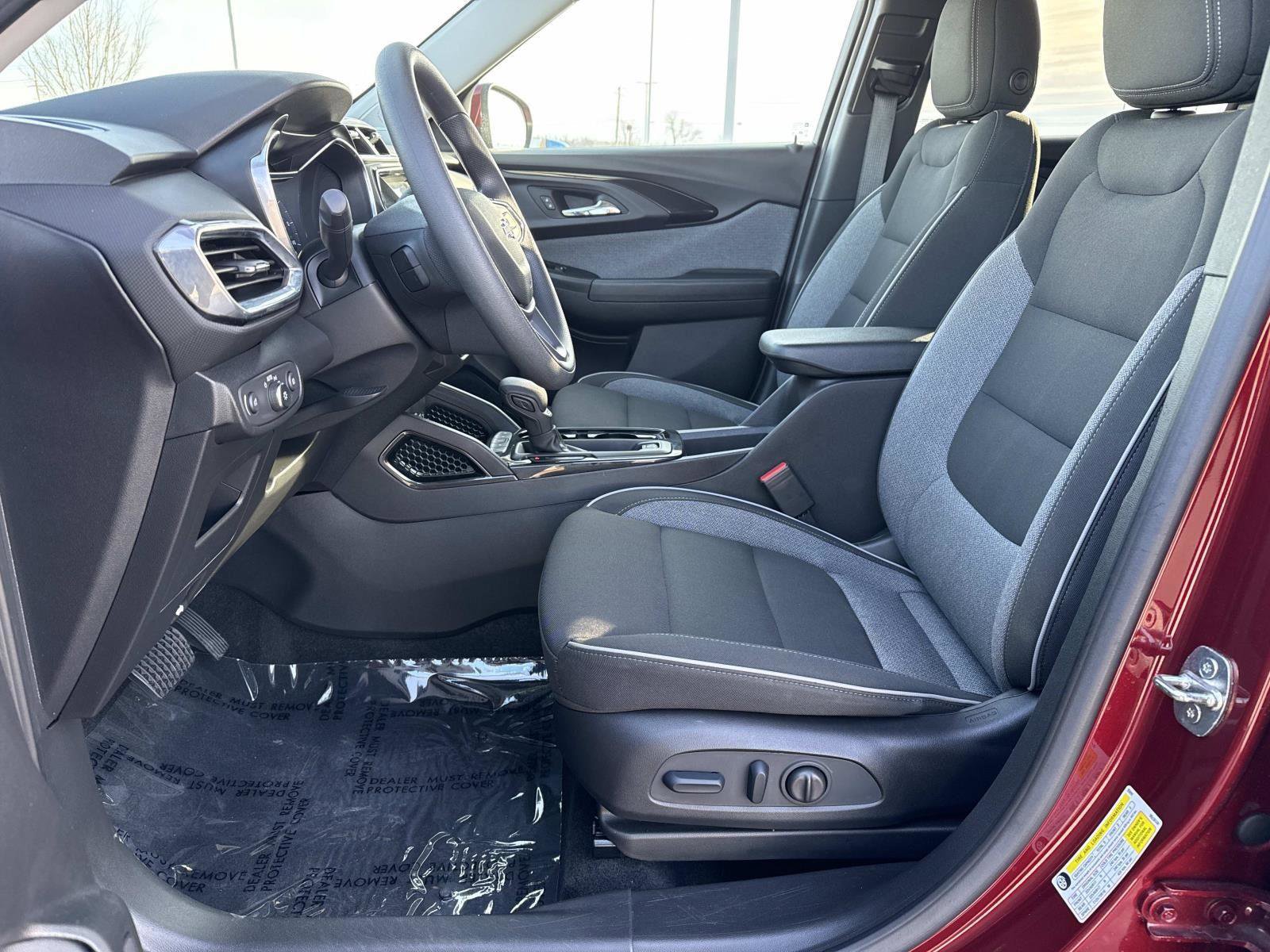 Used 2023 Chevrolet TrailBlazer LT w/ Convenience Package image 23