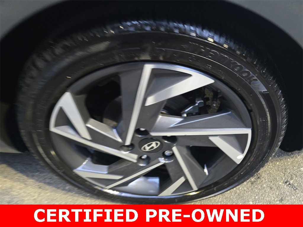 Used 2025 Hyundai Elantra Limited image 33