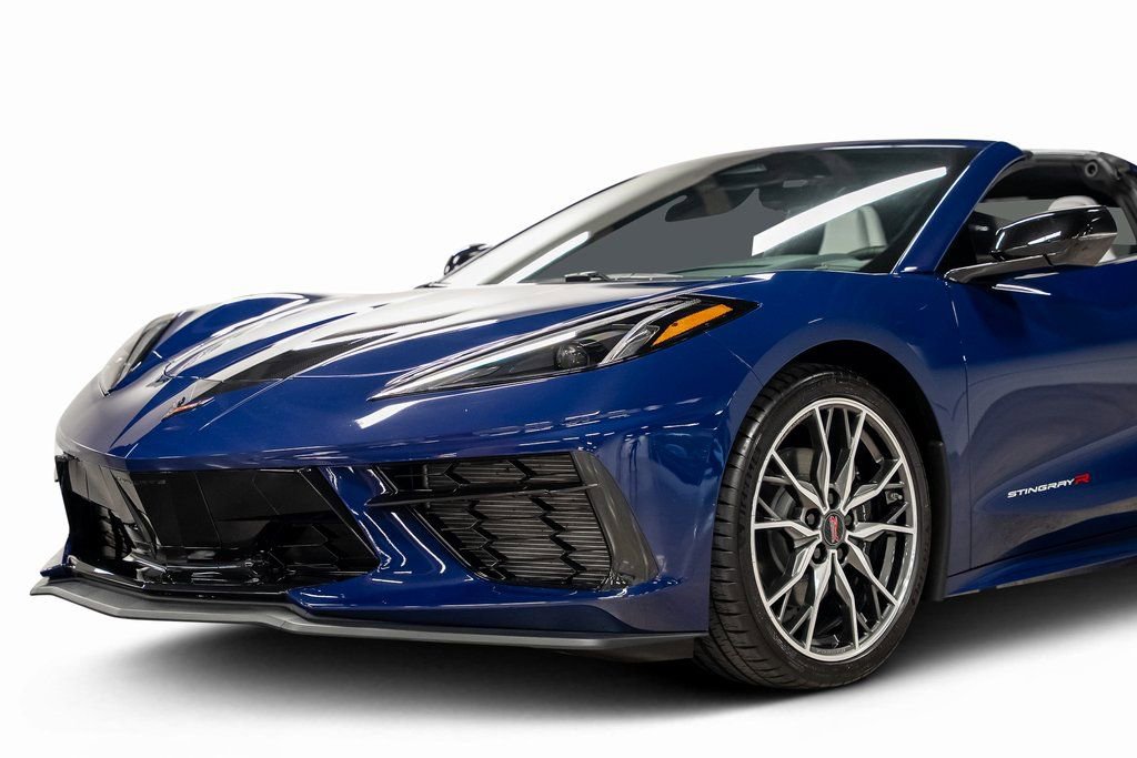 Used 2025 Chevrolet Corvette Stingray Coupe image 9