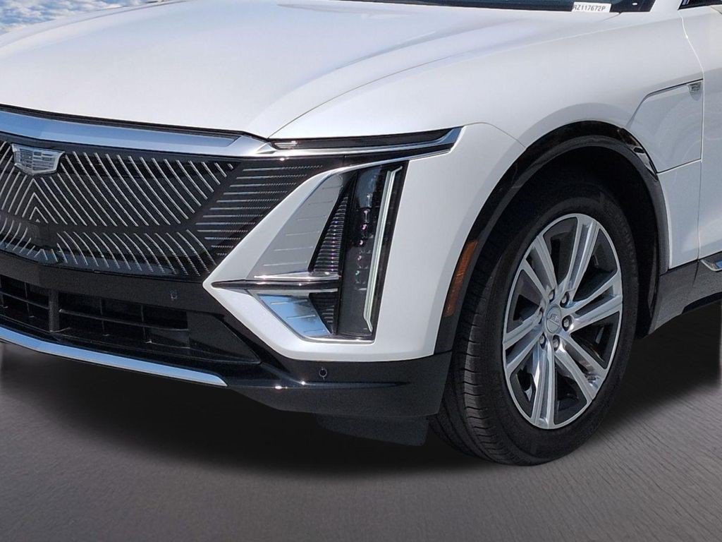 Certified 2024 Cadillac Lyriq Tech RWD image 19