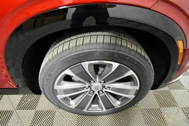 New 2026 Cadillac Vistiq Luxury w/ LPO, Floor Liner Package image 21