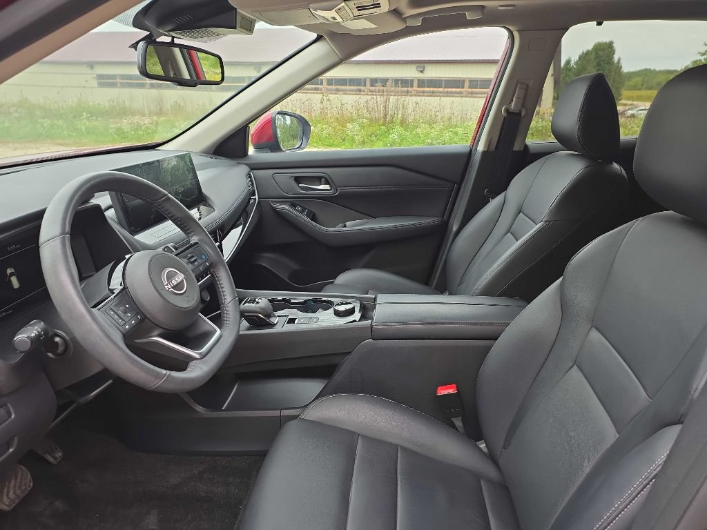 Used 2024 Nissan Rogue SL w/ SL Premium Package AWD/4WD image 12