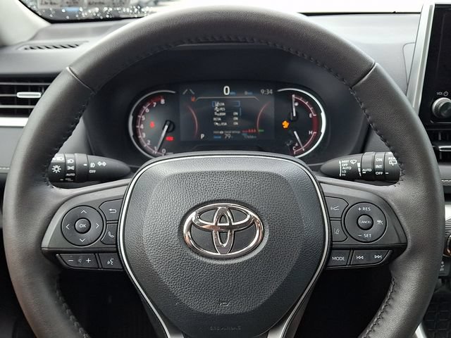 Certified 2023 Toyota RAV4 XLE Premium AWD/4WD image 19