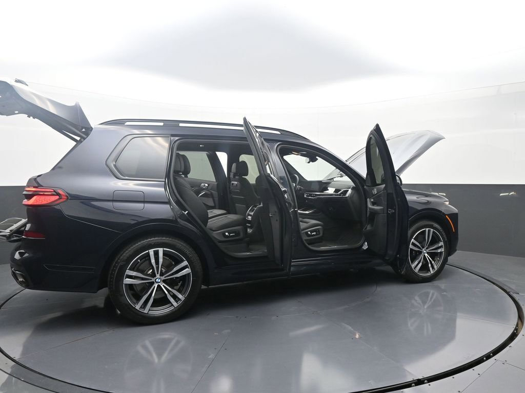 Used 2024 BMW X7 xDrive40i w/ Executive Package image 48