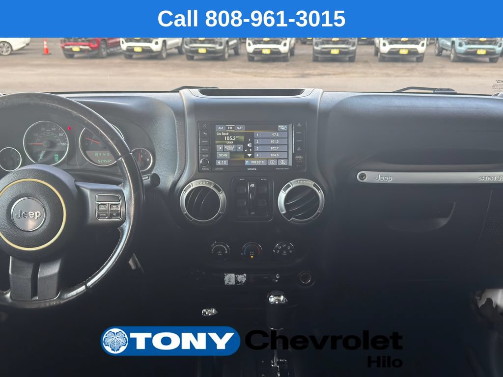 Used 2016 Jeep Wrangler Unlimited Sahara w/ Connectivity Group AWD/4WD image 15