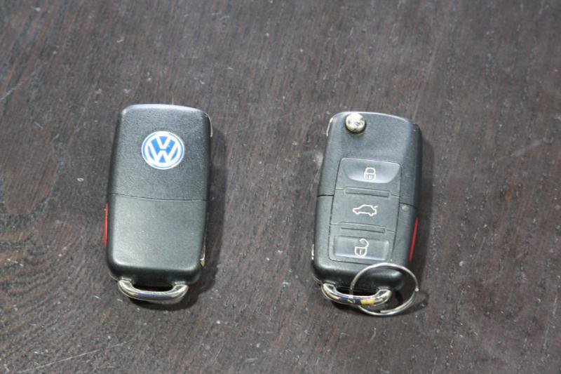 Used 2008 Volkswagen Beetle SE FWD image 3