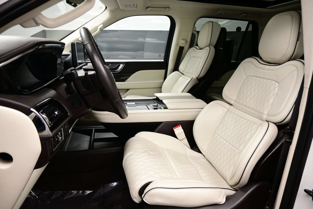 Used 2023 Lincoln Navigator L Black Label AWD/4WD image 9