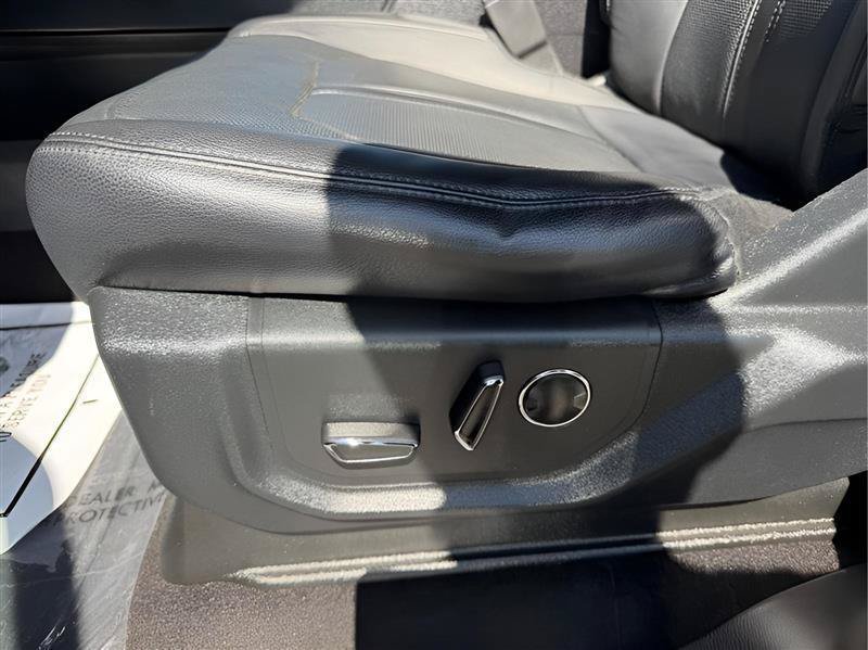 Used 2019 Ford Expedition Max Limited AWD/4WD image 23