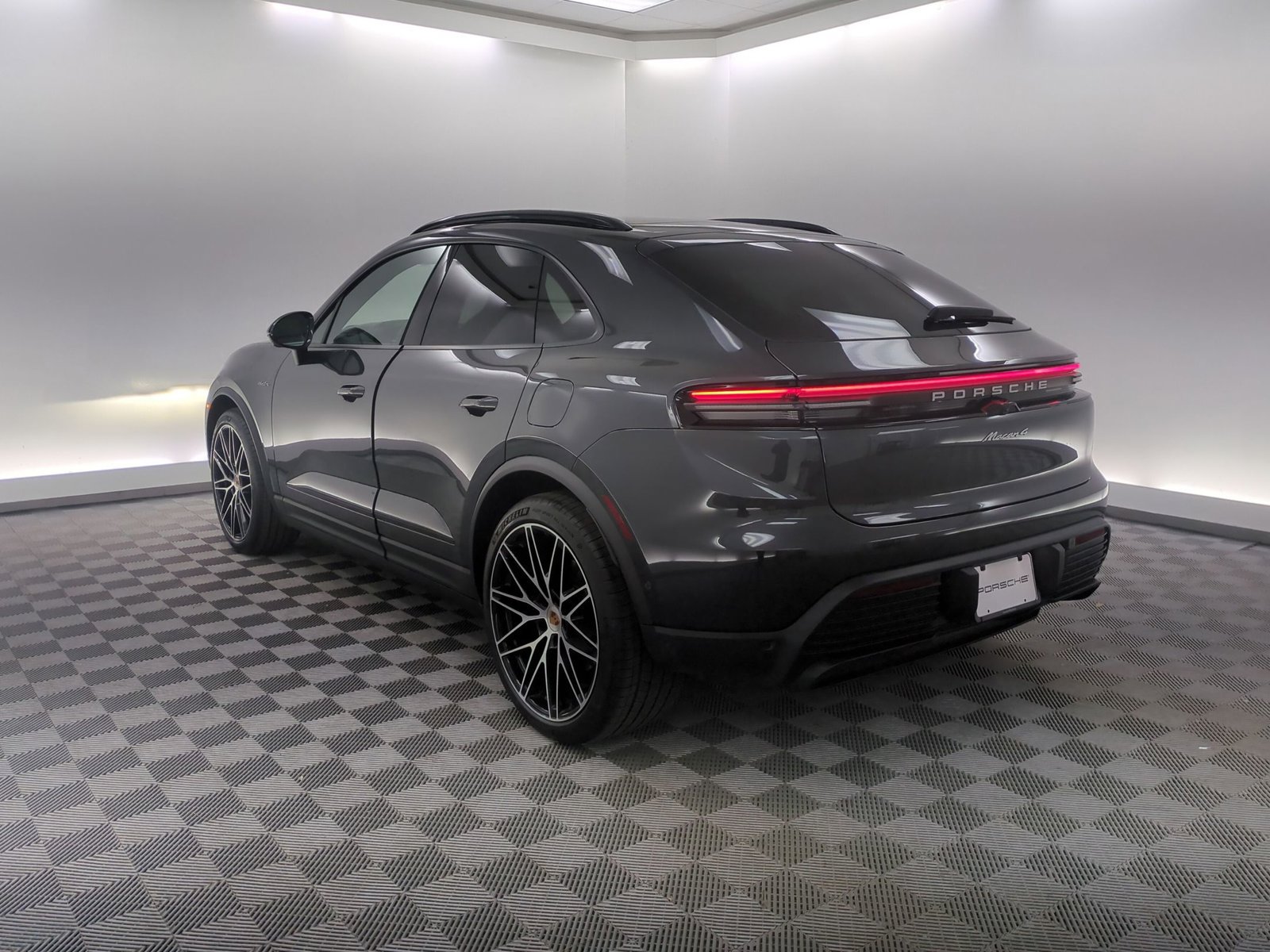 New 2026 Porsche Macan 4 Electric AWD/4WD video 3