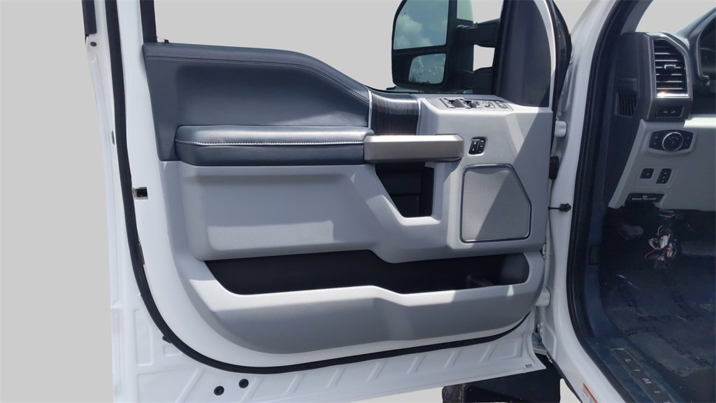 Used 2022 Ford F450 Limited w/ FX4 Off-Road Package image 15