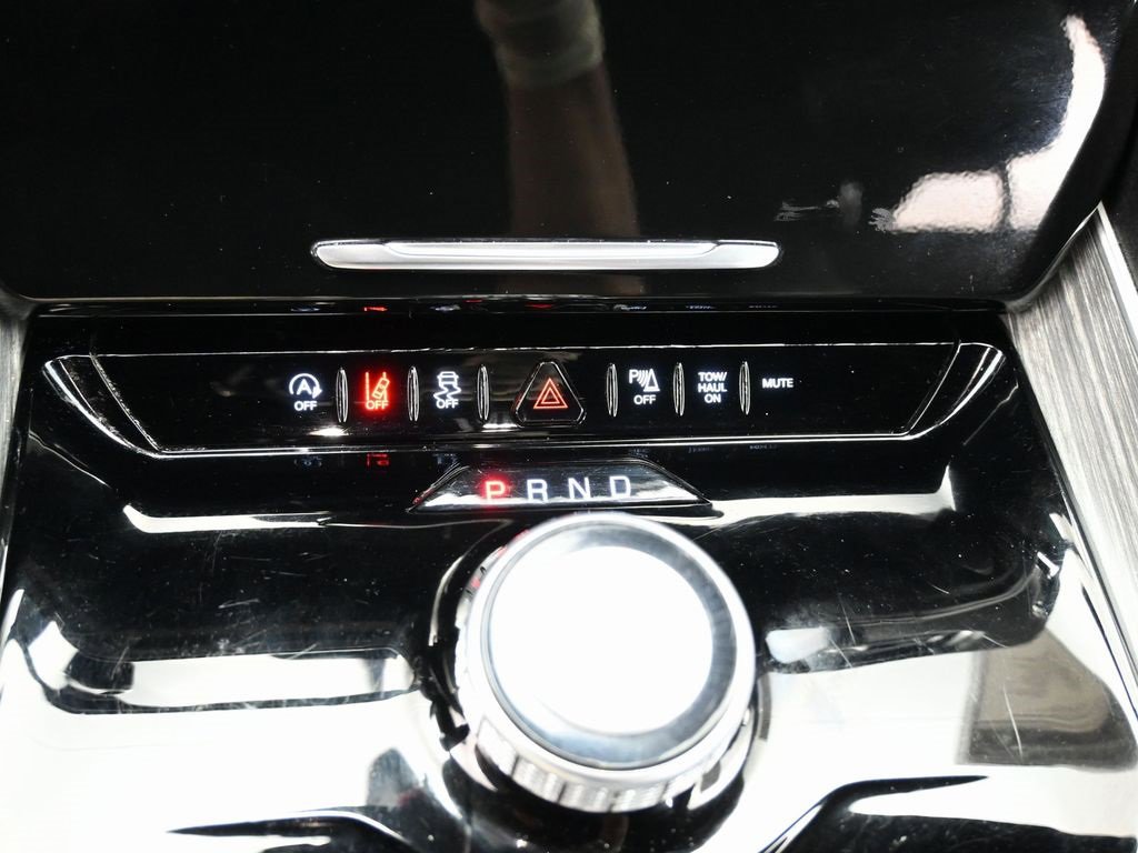 Used 2024 Jeep Wagoneer Series II w/ Flexible Seating Group image 34