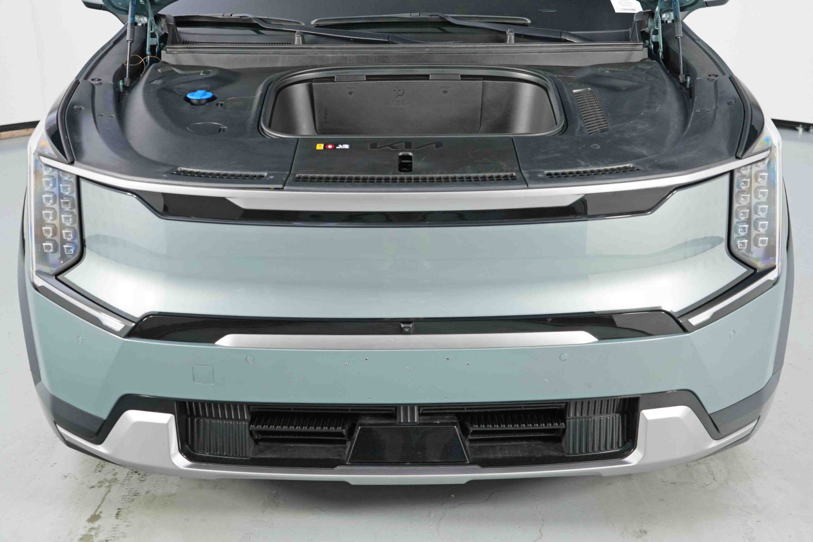 Used 2024 Kia EV9 Land image 8