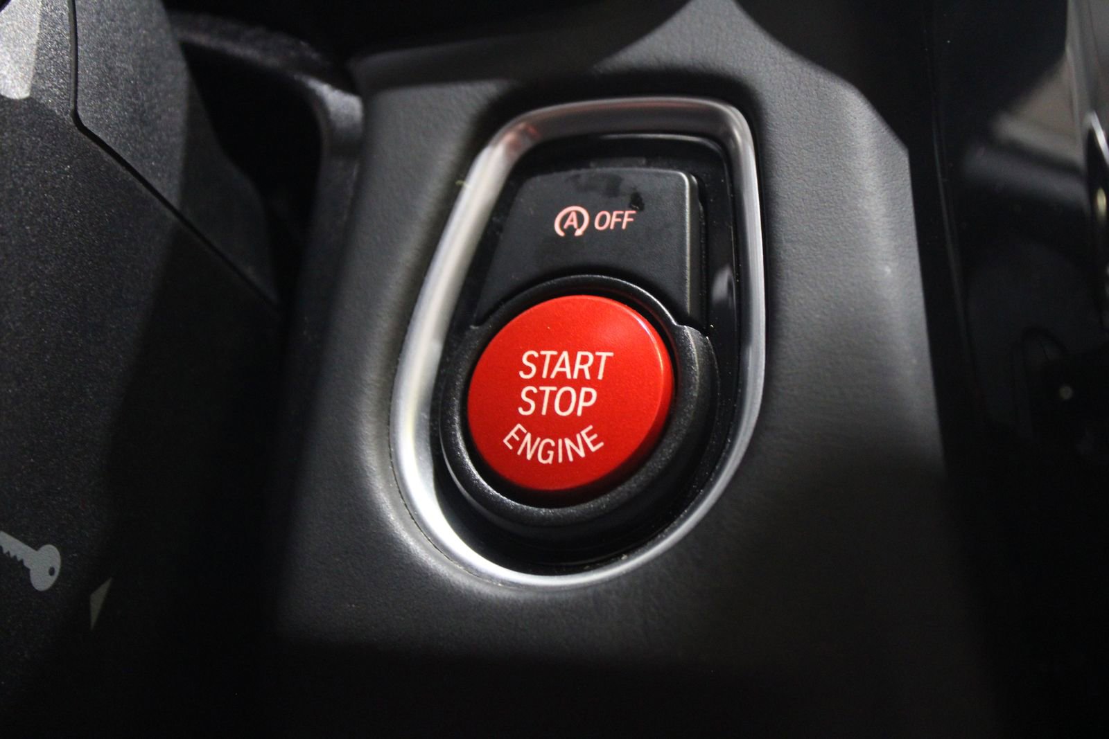 Used 2019 BMW M4 Convertible w/ Executive Package image 28