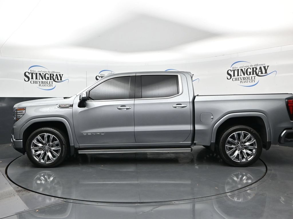 Used 2025 GMC Sierra 1500 Denali w/ Denali Reserve Package AWD/4WD image 4