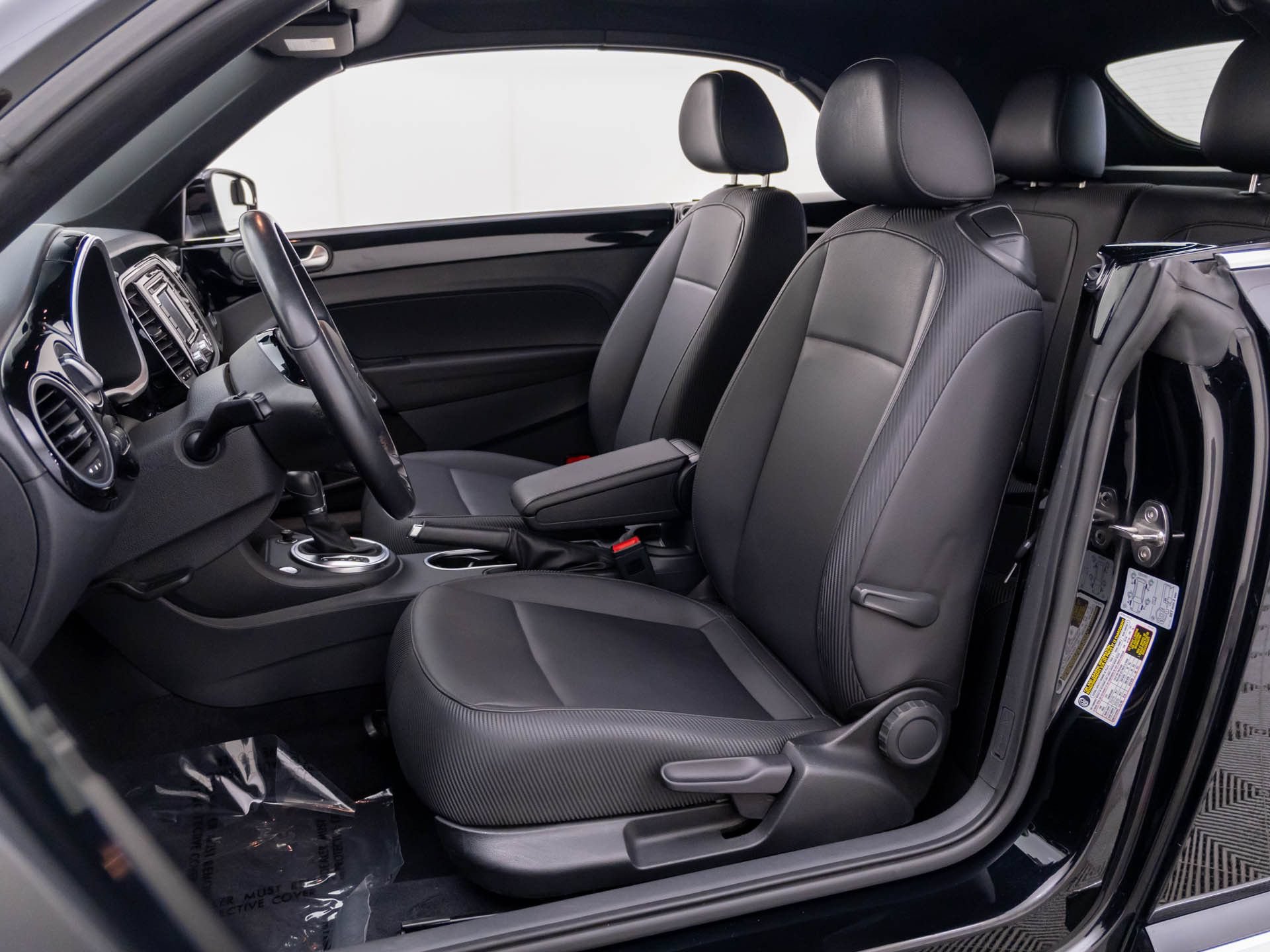 Used 2015 Volkswagen Beetle 1.8T FWD image 15