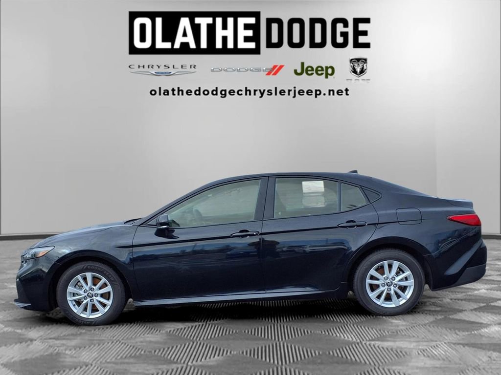 Used 2025 Toyota Camry LE image 18