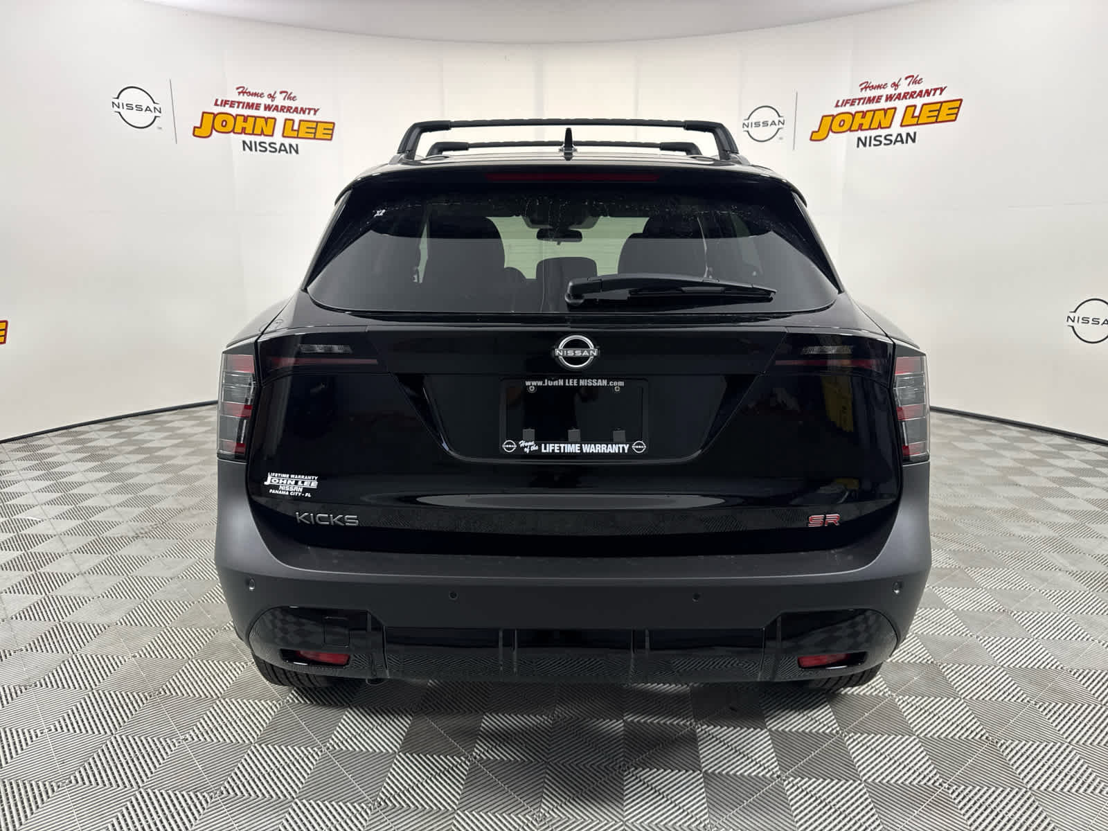 New 2026 Nissan Kicks SR image 4