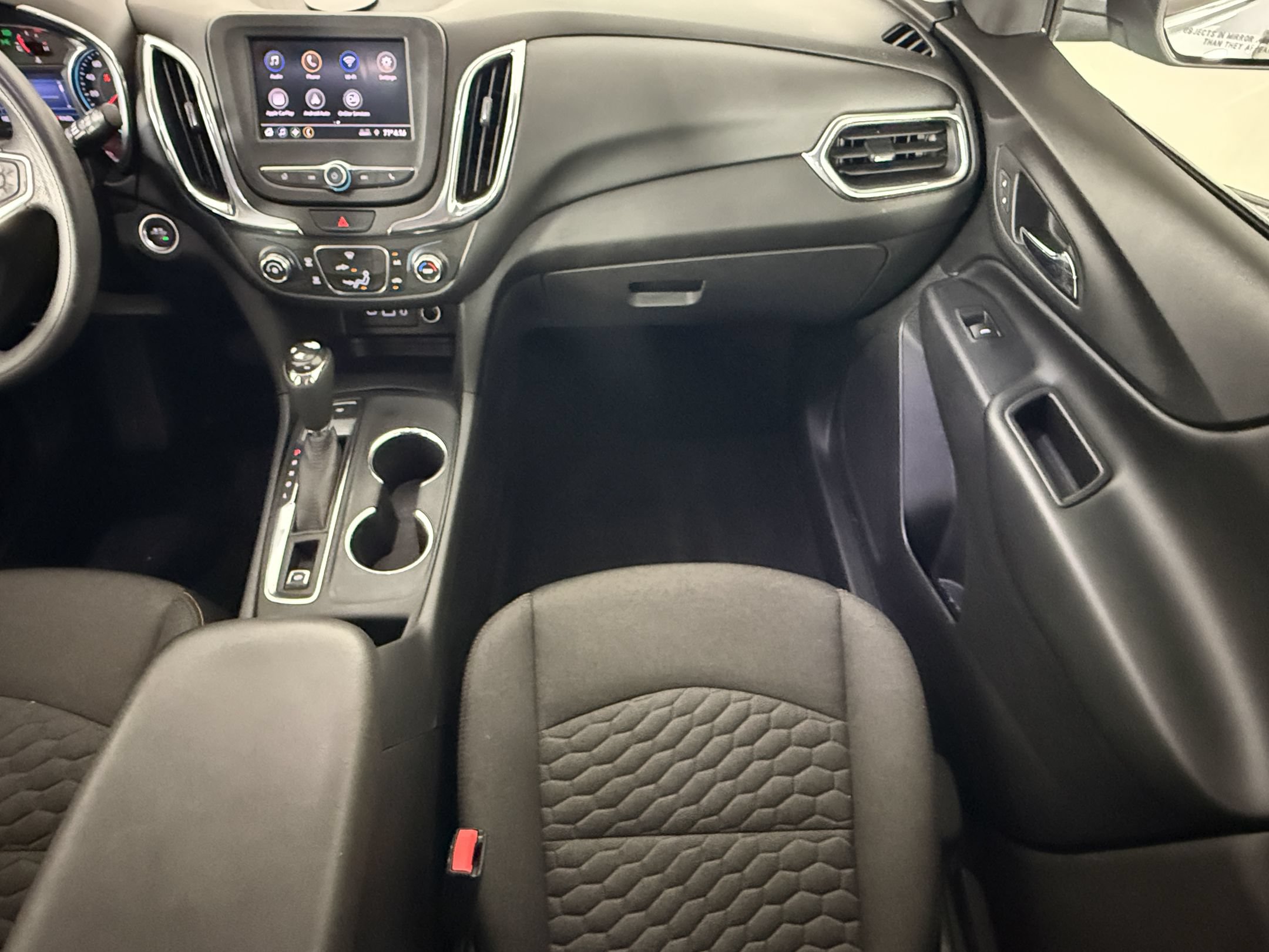 Used 2020 Chevrolet Equinox LT FWD image 25