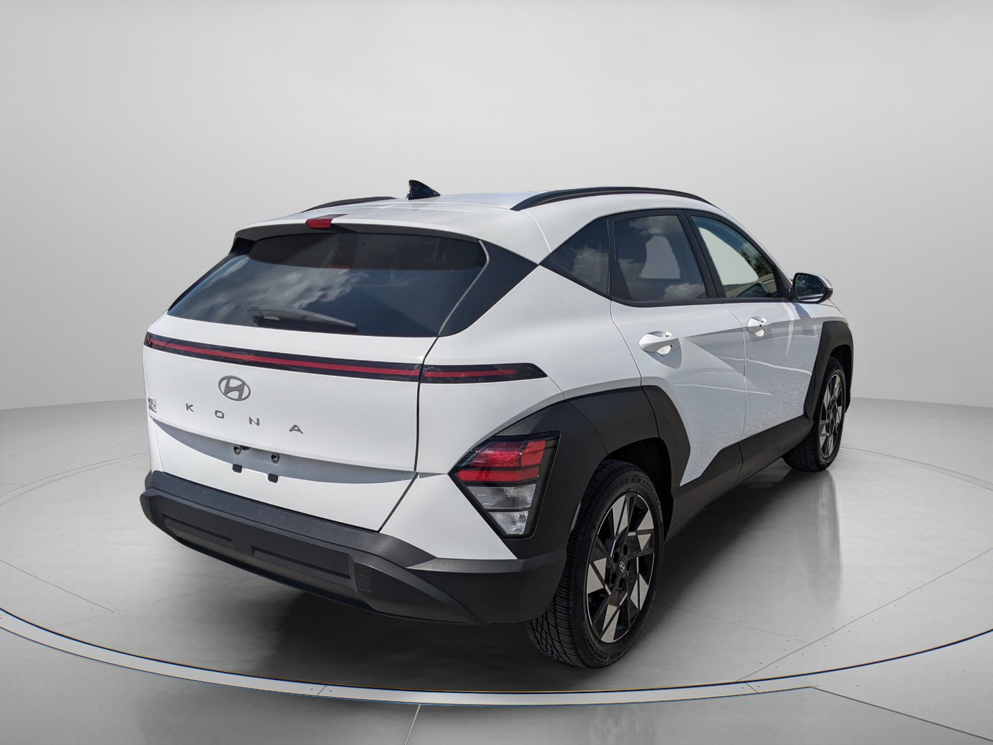Used 2025 Hyundai Kona SEL FWD image 8