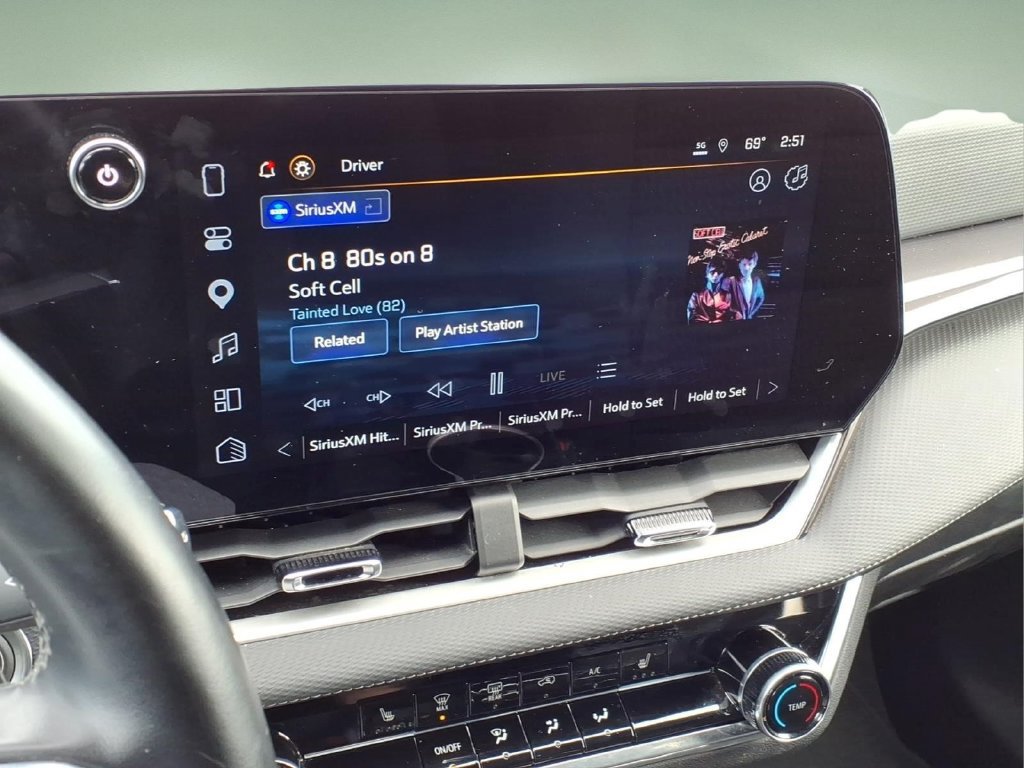 Used 2025 Chevrolet Equinox LT w/ Safety and Technology Package FWD image 22