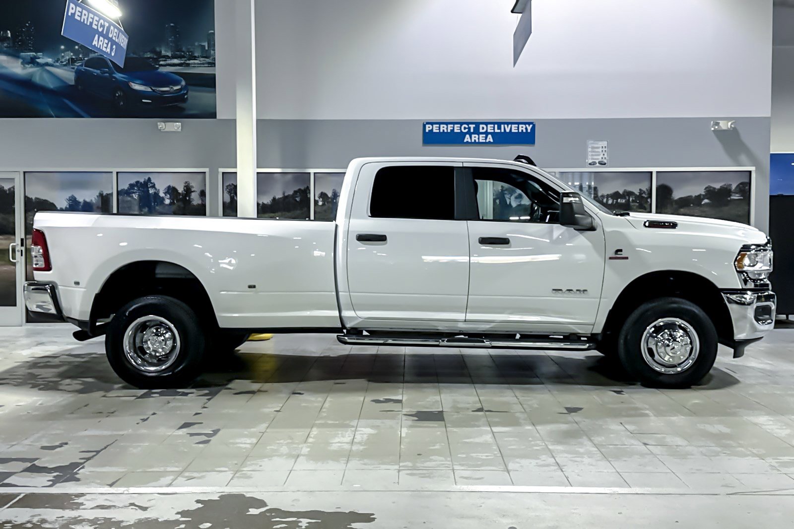 Used 2023 RAM 3500 Big Horn w/ Level 1 Equipment Group image 7