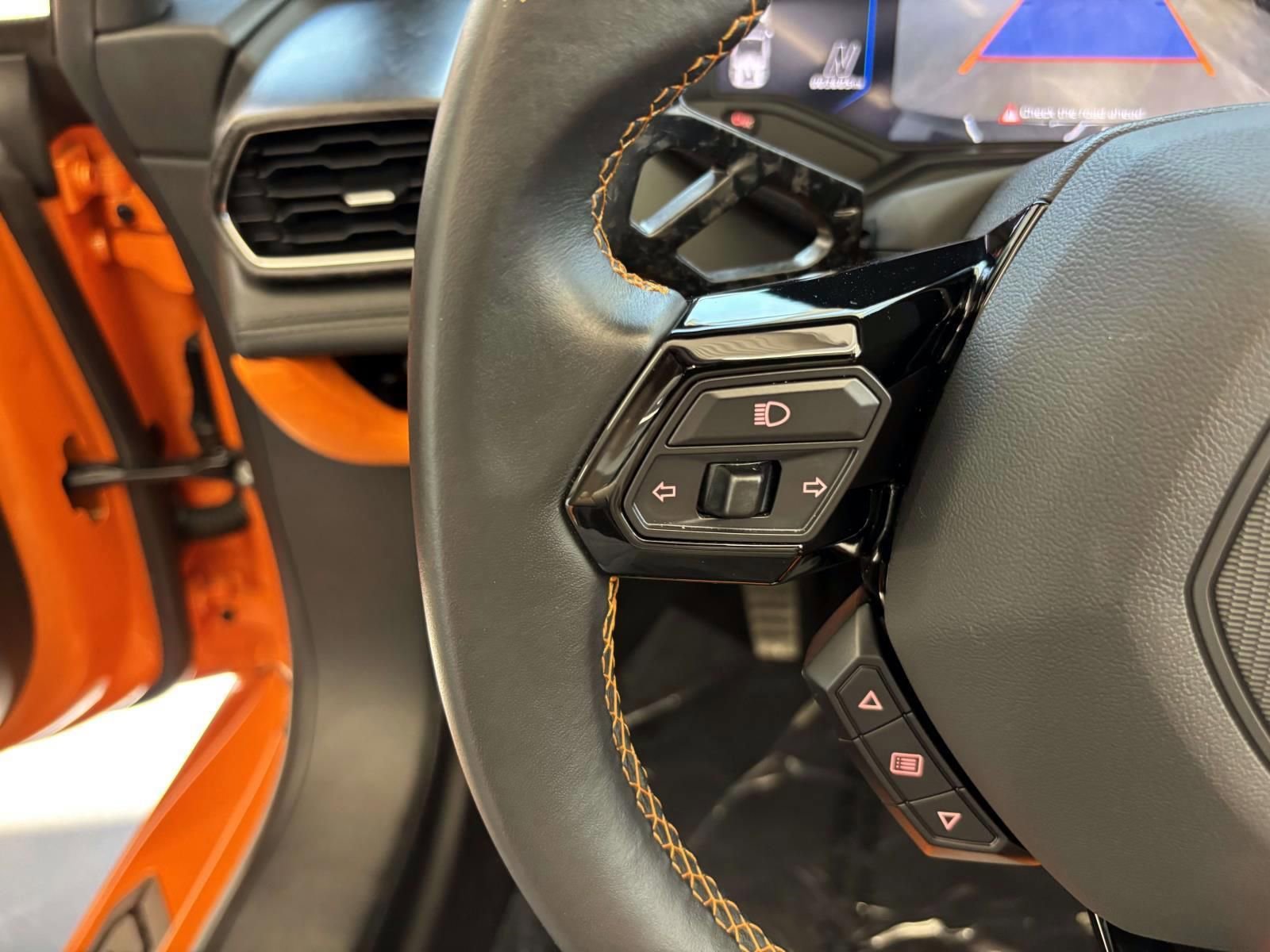 Used 2021 Lamborghini Huracan EVO RWD image 29