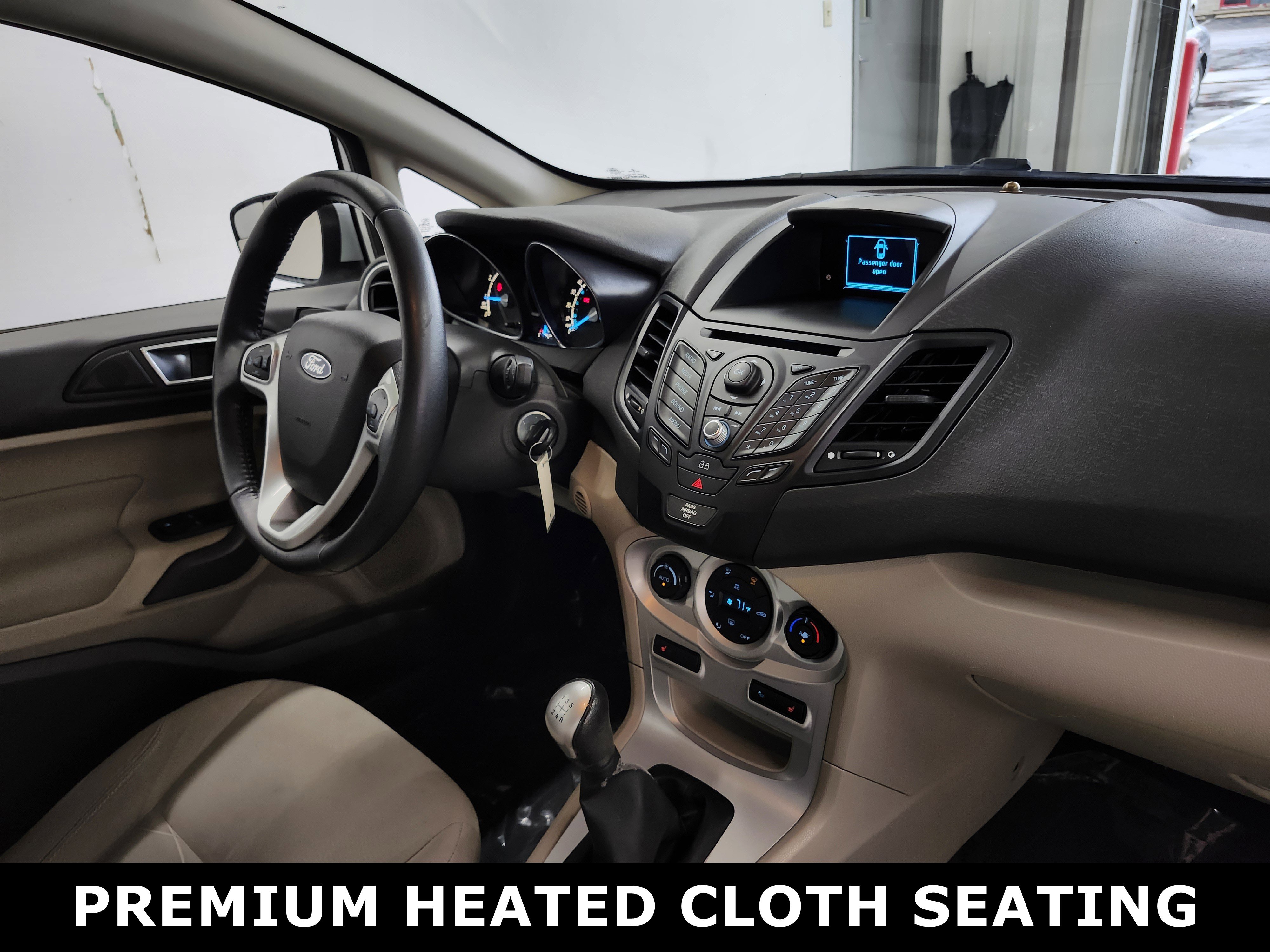 Used 2014 Ford Fiesta SE image 4