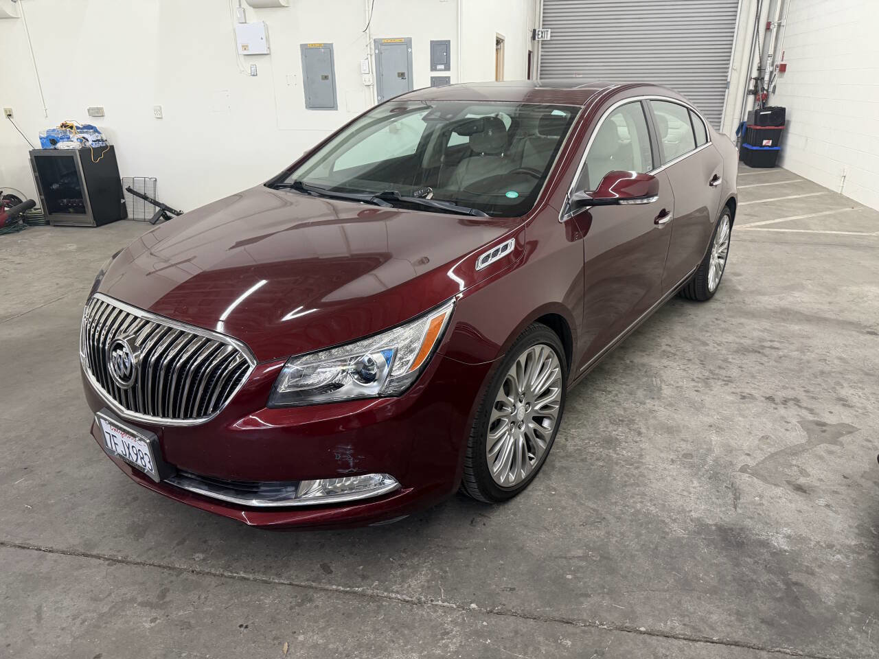 Used 2014 Buick LaCrosse Premium w/ Driver Confidence Package FWD image 3
