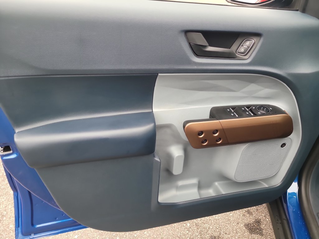 Certified 2024 Ford Maverick Lariat FWD image 14