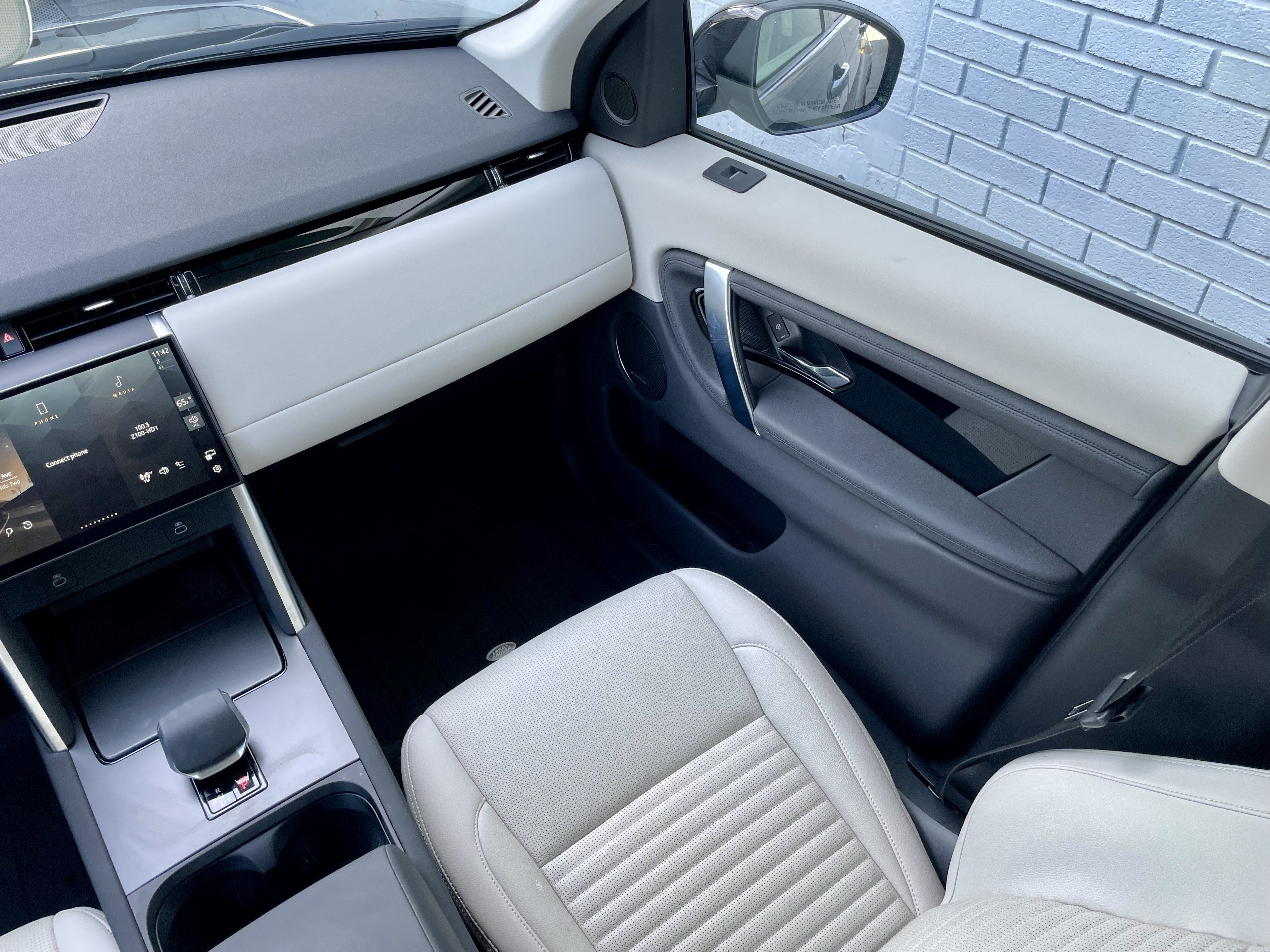 Certified 2025 Land Rover Discovery Sport S AWD/4WD image 18