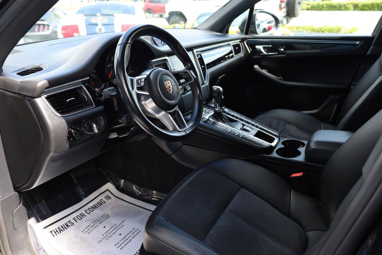 Used 2018 Porsche Macan AWD/4WD image 7