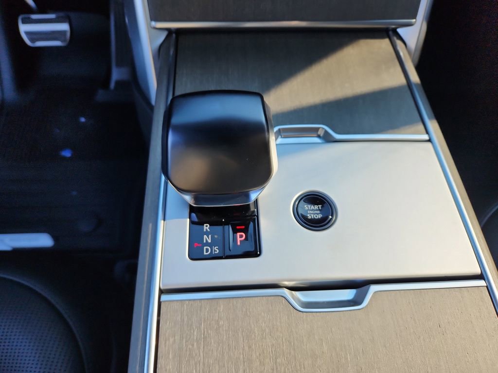 New 2026 Land Rover Range Rover SV AWD/4WD image 16