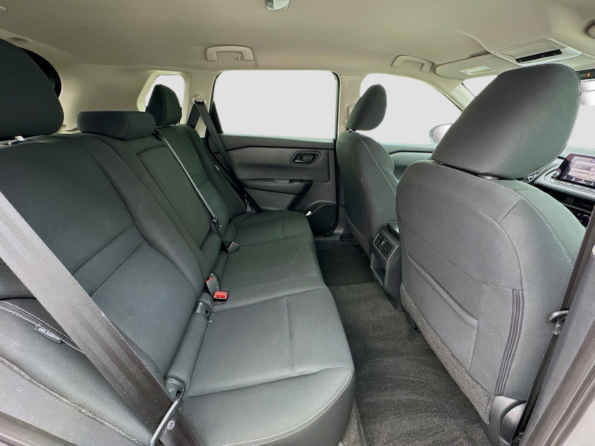 Used 2024 Nissan Rogue S image 18