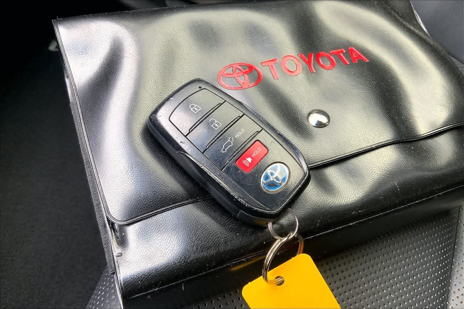 Used 2021 Toyota Venza XLE w/ Softex Package AWD/4WD image 19