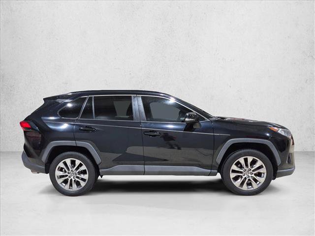 Used 2021 Toyota RAV4 XLE Premium FWD image 4