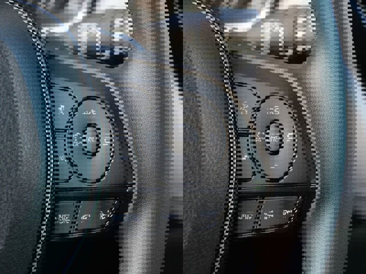 Used 2025 Toyota Corolla SE image 21