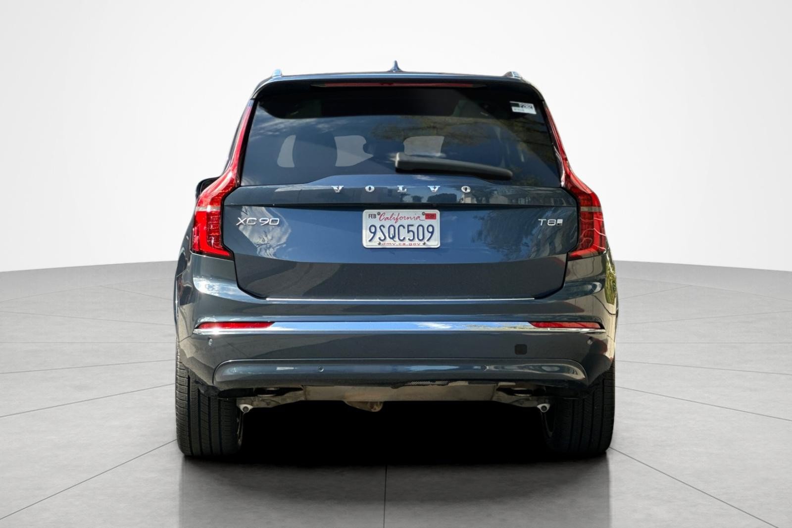 Used 2025 Volvo XC90 T8 Ultra w/ Protection Package Premier AWD/4WD image 4