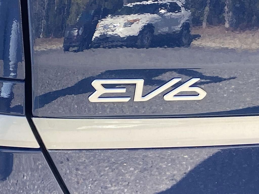 New 2025 Kia EV6 Light w/ Light LR Technology Package RWD image 29